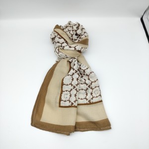 Khaki cotton and linen autumn and winter outerwear shawl